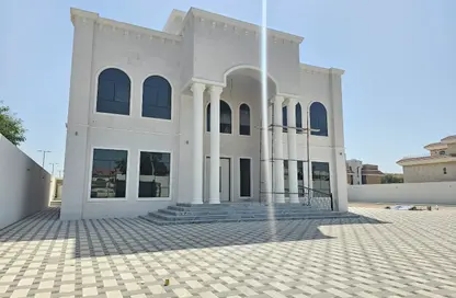 Villa - 6 Bedrooms - 7 Bathrooms for rent in Al Mushrif - Abu Dhabi