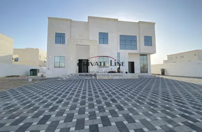 Villa - 5 Bedrooms for rent in Al Dhahir - Al Ain