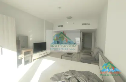 Apartment - Studio - 1 Bathroom for rent in Platinum Residence - Jumeirah Village Circle - Dubai