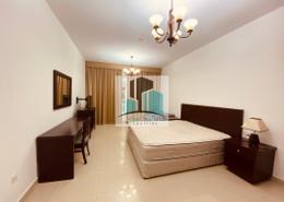 صورةغرفة- غرفة النوم لـ: Studio - 1 حمام للكراء في شارع هزاع بن زايد الأول - معسكر آل نهيان - أبوظبي, صورة 1