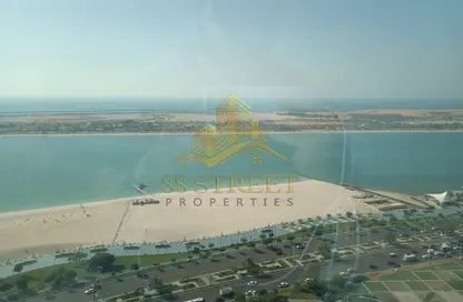 Apartment - 3 Bedrooms - 5 Bathrooms for rent in Corniche View Tower - Corniche Road - Abu Dhabi
