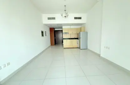 شقة - 1 حمام للايجار في مساكن النخبة رقم 1 - مساكن النخبة الرياضية - مدينة دبي الرياضية - دبي