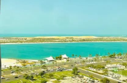 شقة - 4 غرف نوم - 6 حمامات للايجار في شارع الكورنيش - أبوظبي