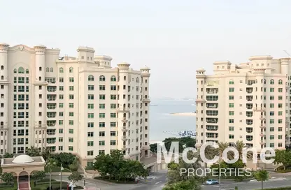 Apartment - 2 Bedrooms - 3 Bathrooms for sale in Al Anbara - Shoreline Apartments - Palm Jumeirah - Dubai