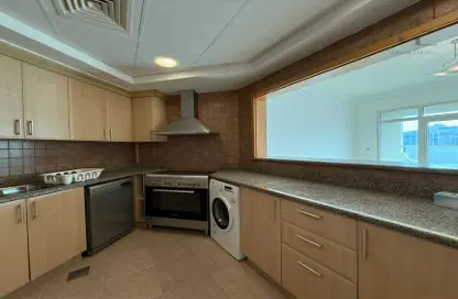 Apartment - 2 Bedrooms - 4 Bathrooms for rent in Al Tamr - Shoreline Apartments - Palm Jumeirah - Dubai