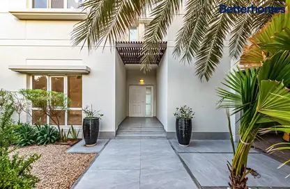 Villa - 5 Bedrooms - 5 Bathrooms for rent in Meadows 9 - Meadows - Dubai