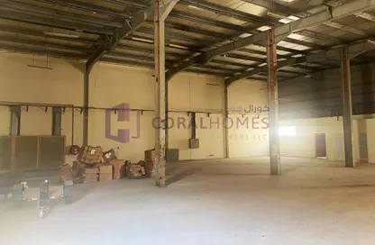 Warehouse - Studio - 1 Bathroom for rent in Umm Ramool - Dubai