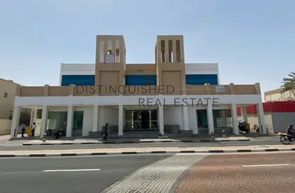 Villa - Studio - 4 Bathrooms for rent in Umm Suqeim 2 - Umm Suqeim - Dubai