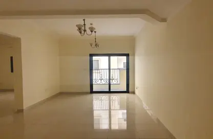 Apartment - 1 Bedroom - 2 Bathrooms for rent in Muwaileh Commercial - Sharjah