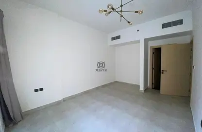 شقة - 2 غرف نوم - 2 حمامات للايجار في بن غاطي روز - قرية الجميرا سركل - دبي