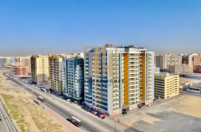 شقة - 2 غرف نوم - 3 حمامات للايجار في برج صحارى 3 - مجمع صحارى - النهدة - الشارقة