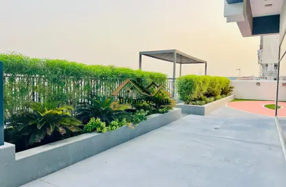 Apartment - Studio - 4 Bathrooms for rent in Al Waleed Garden 2 - Al Waleed Garden - Al Jaddaf - Dubai