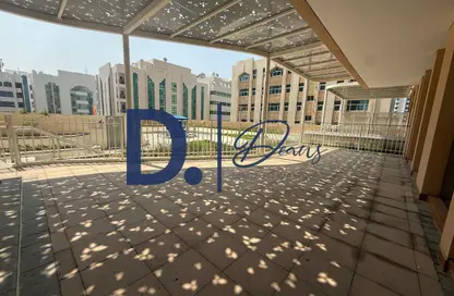 Duplex - 3 Bedrooms - 4 Bathrooms for rent in United Square - Al Khalidiya - Abu Dhabi