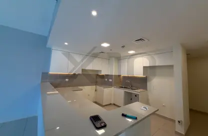 Apartment - 3 Bedrooms - 3 Bathrooms for sale in Hayat Boulevard-1A - Hayat Boulevard - Town Square - Dubai