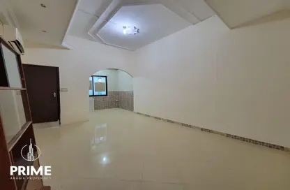 Apartment - 1 Bathroom for rent in Hadbat Al Zafranah - Muroor Area - Abu Dhabi