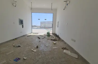 Shop - Studio - 1 Bathroom for rent in Wadi AL AIN 1 - Al Noud - Al Ain