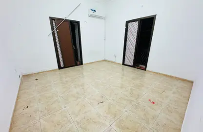 شقة - 1 حمام للايجار في شارع الوحدة - الوحدة - أبوظبي