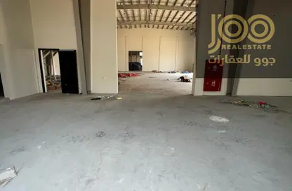 Warehouse - Studio - 2 Bathrooms for rent in Umm Dir - Umm Al Quwain