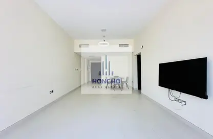 Apartment - 1 Bedroom - 2 Bathrooms for rent in Jumeirah Garden City - Al Satwa - Dubai