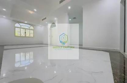 Empty Room image for: Villa - 5 Bedrooms - 7 Bathrooms for rent in Airport Road - Abu Dhabi, Image 1
