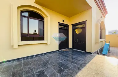 Villa - 2 Bedrooms - 4 Bathrooms for rent in Mohamed Bin Zayed City - Abu Dhabi