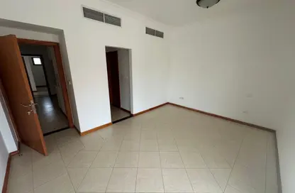 Villa - 4 Bedrooms - 4 Bathrooms for rent in Jumeirah - Dubai