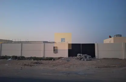 Warehouse - Studio - 1 Bathroom for rent in Al Jlail - Al Sajaa - Sharjah