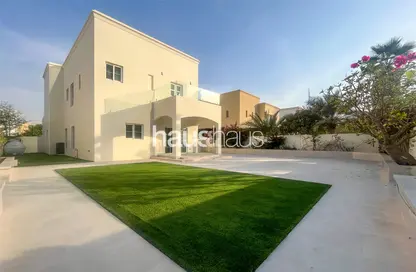 Villa - 3 Bedrooms - 3 Bathrooms for rent in Meadows 1 - Meadows - Dubai
