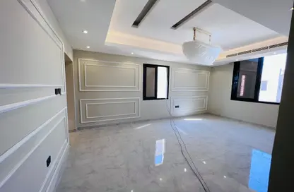 Empty Room image for: Villa - 5 Bedrooms - 6 Bathrooms for sale in Al Ghubaiba - Halwan - Sharjah, Image 1