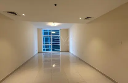 شقة - غرفة نوم - 2 حمامات للايجار في برج دوجا - شارع الشيخ زايد - دبي