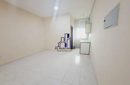 Apartment - Studio - 1 Bathroom for rent in Fire Station Road - Muwaileh - Sharjah