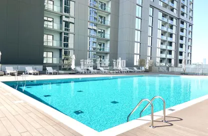 صورة لـ حوض سباحة شقة - غرفة نوم - 1 حمام للايجار في شوبا كرييك فيستاس برج ب - صبحا هارتلاند - مدينة الشيخ محمد بن راشد - دبي ، صورة رقم 1