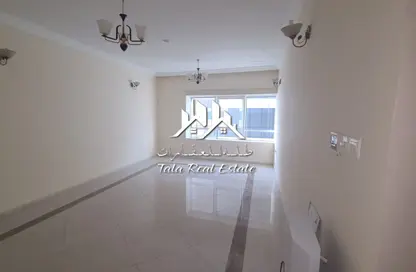 Apartment - 3 Bedrooms - 4 Bathrooms for rent in Al Khan Corniche - Al Khan - Sharjah