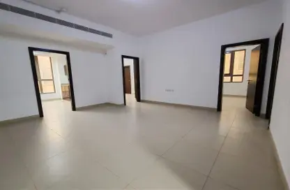 Empty Room image for: Apartment - 3 Bedrooms - 4 Bathrooms for rent in Shabia - Mussafah - Abu Dhabi, Image 1