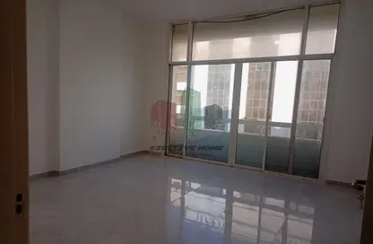 Empty Room image for: Apartment - 2 Bedrooms - 2 Bathrooms for rent in Shining Towers - Al Khalidiya - Abu Dhabi, Image 1