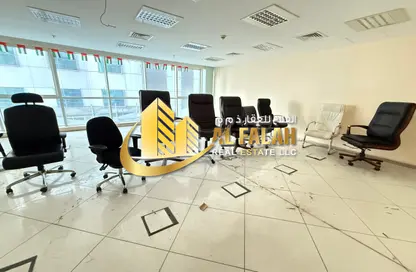 طابق كامل - استوديو - 4 حمامات للايجار في كورنيش الخان - الخان - الشارقة