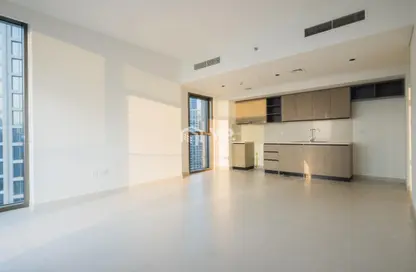 شقة - 2 غرف نوم - 2 حمامات للايجار في برج التاج - دبي وسط المدينة - دبي