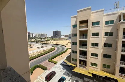 Apartment - 1 Bedroom - 2 Bathrooms for sale in Mazaya 28 - Queue Point - Dubai Land - Dubai