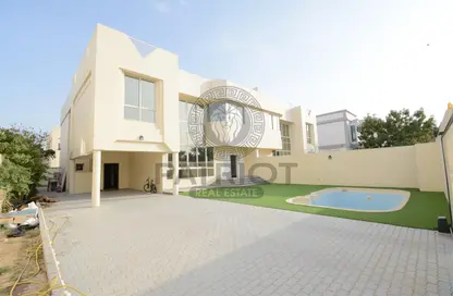 Outdoor House image for: Villa - 4 Bedrooms - 5 Bathrooms for rent in Jumeirah 2 - Jumeirah - Dubai, Image 1