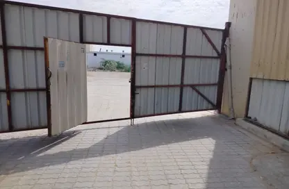 مستودع - استوديو - 1 حمام للايجار في أم درع - أم القيوين