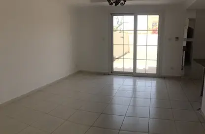 Villa - 2 Bedrooms - 3 Bathrooms for rent in Springs 3 - The Springs - Dubai