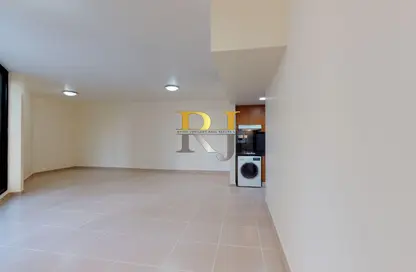 Apartment - Studio - 1 Bathroom for rent in Golden Sands 6 - Mankhool - Bur Dubai - Dubai