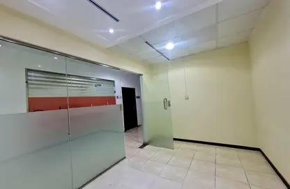 مكتب - استوديو - 4 حمامات للايجار في برج الكورنيش - شارع الكورنيش - أبوظبي