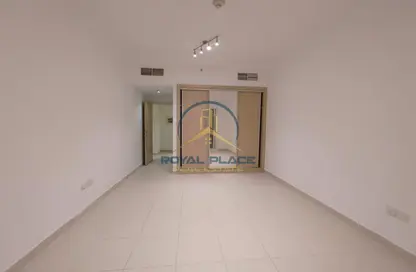 Apartment - 1 Bedroom - 2 Bathrooms for rent in Oxford Building - Jumeirah Village Circle - Dubai