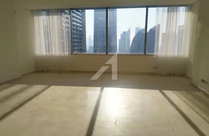 صورة لـ غرفة فارغة شقة - غرفة نوم - 2 حمامات للايجار في سكاي جاردنز - مركز دبي المالي العالمي - دبي ، صورة رقم 1