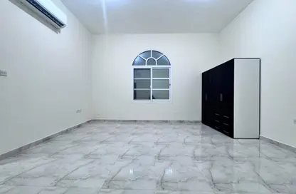 Apartment - Studio - 1 Bathroom for rent in Shakhbout City - Abu Dhabi