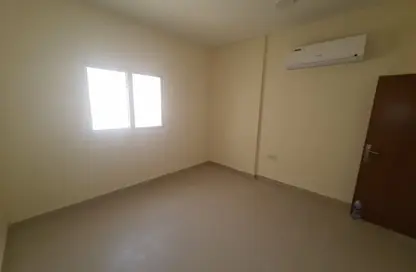 شقة - 2 غرف نوم - 2 حمامات للايجار في النبعة - الشرق - الشارقة شقة - 2 غرف نوم - 2 حمامات للايجار في النبعة - الشرق - الشارقة