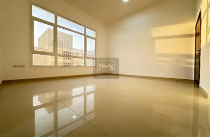 Apartment - 1 Bathroom for rent in Al Muroor Building - Sultan Bin Zayed the First Street - Muroor Area - Abu Dhabi