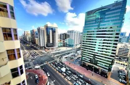Apartment - 3 Bedrooms - 5 Bathrooms for rent in Al Ghaith Tower - Hamdan Street - Abu Dhabi
