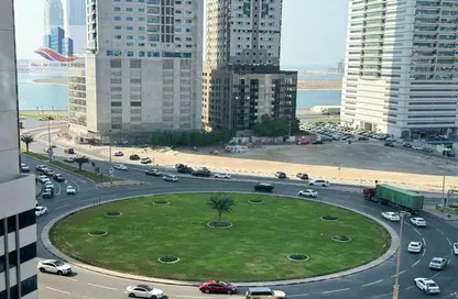 شقة - 2 غرف نوم - 2 حمامات للايجار في شارع التعاون - التعاون - الشارقة